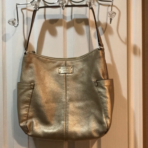 kate spade Handbags - Kate Spade 🌵. Beautiful gold leather shoulder bag
